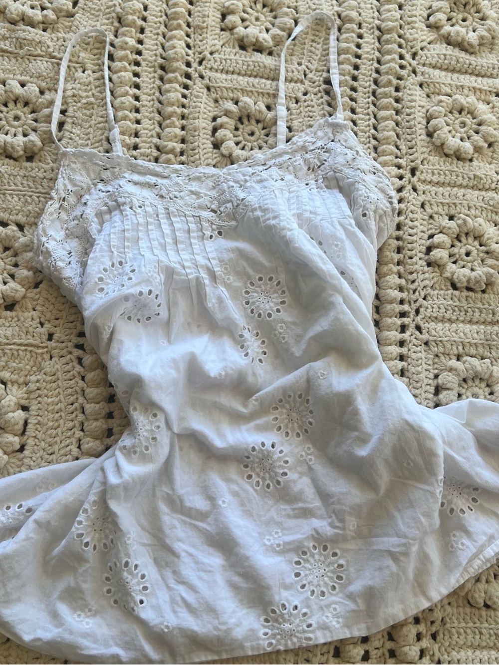 Y2K Forever 21 White Eyelet Lace Cami Top